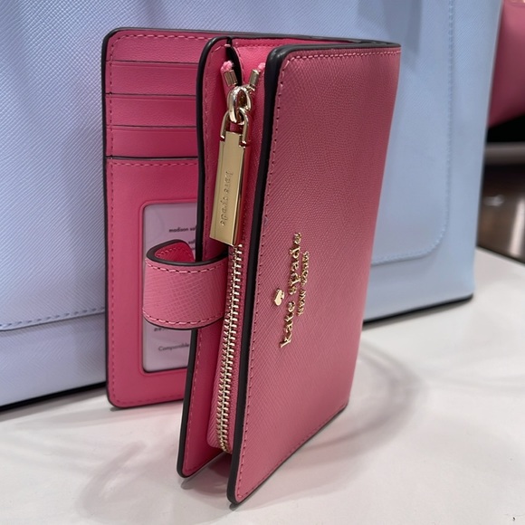 Kate Spade Madison Medium Compact Bifold Wallet
Blossom Pink
NWT - Picture 5 of 16